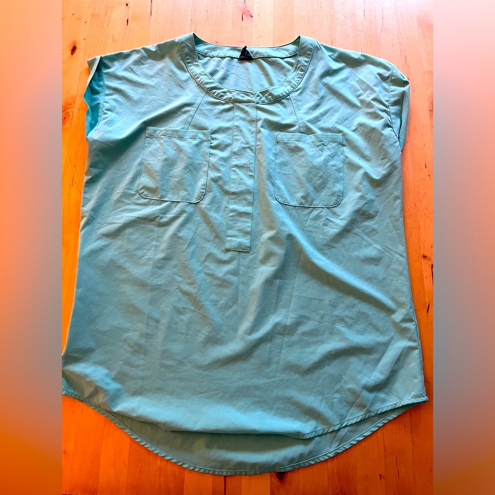 Merrell Dri fit blouse